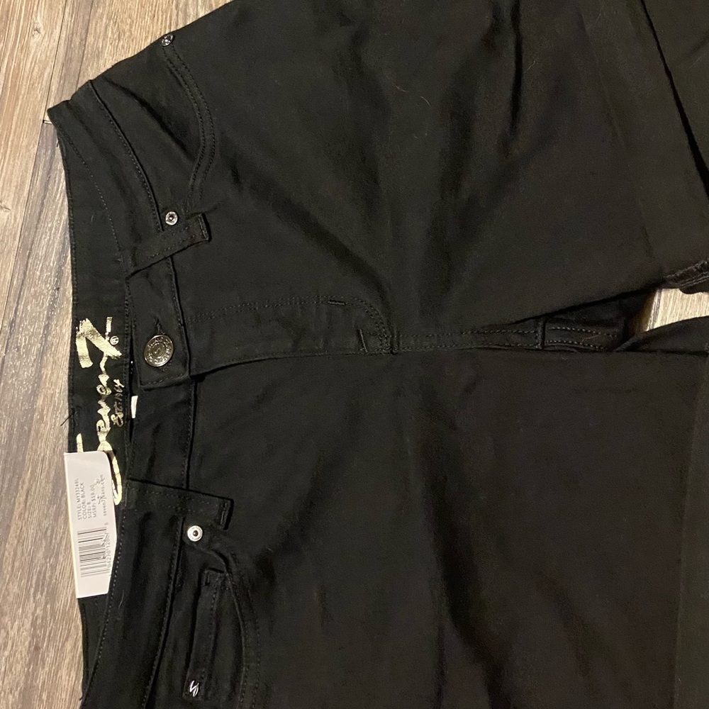 super cute black jean shorts, never worn